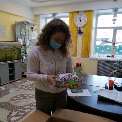 Иркутская ветстанция передала новогодние подарки в детский дом
